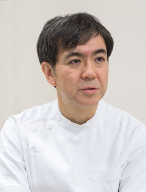 院長　網野　泰文